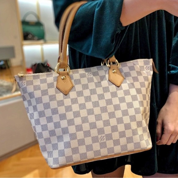 Louis Vuitton Handbags - Louis Vuitton bag!